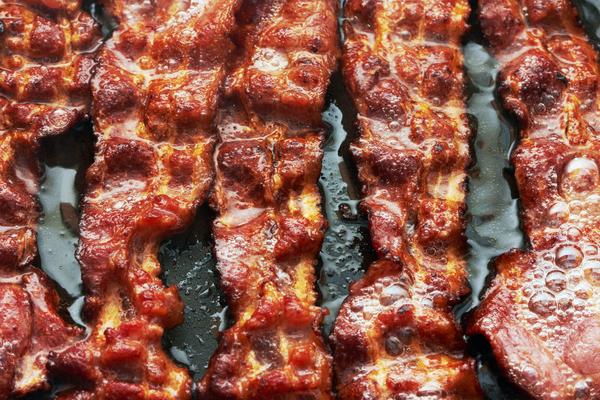How Many Calories Are in a Strip of Bacon?